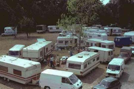 Gens du voyage: le préfet pourra faire évacuer, sur demande du maire et sans autorisation du juge, les terrains d'une commune satisfaisant à ses obligations